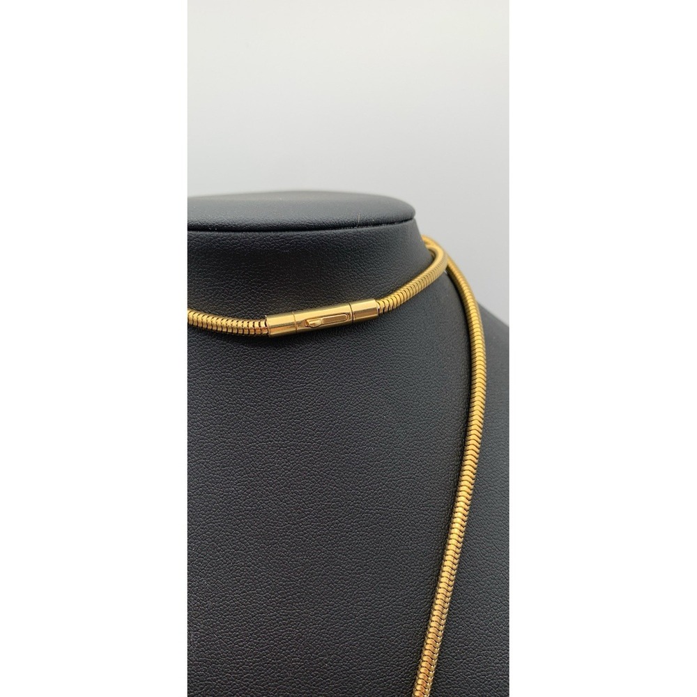 Michael Kors Gold Tone Snake Chain W Black & Gold Tone Teardrop Pendant Necklace - Picture 4 of 6